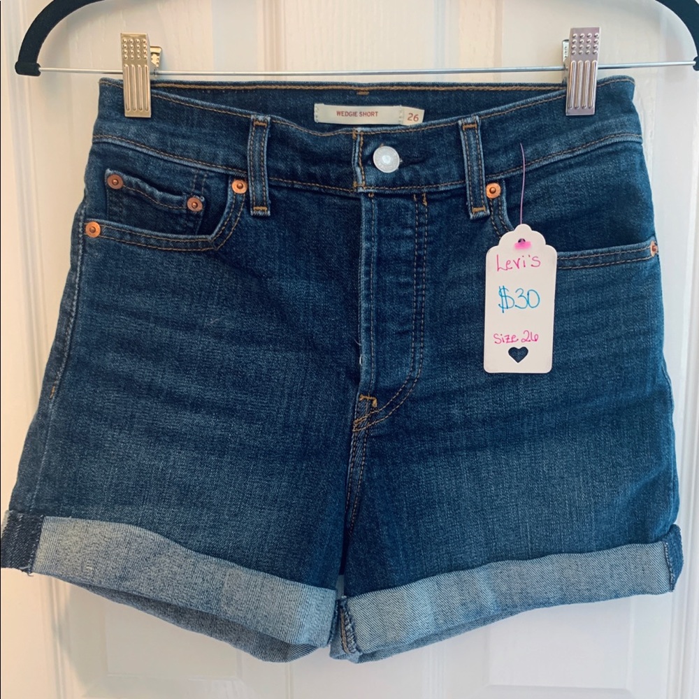 Levi Wedgie Jean Shorts| size 26